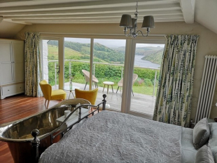 b&B with a balcony and amazing view